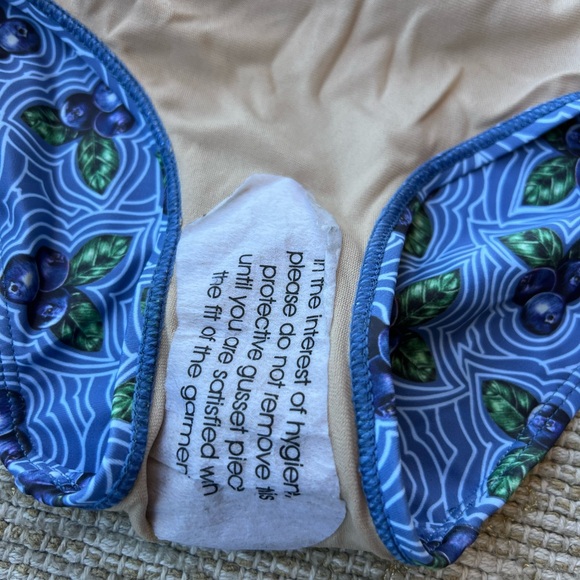 Kortni Jeane Blue Blueberry Swim Bottoms NWOT size XS - Picture 6 of 7